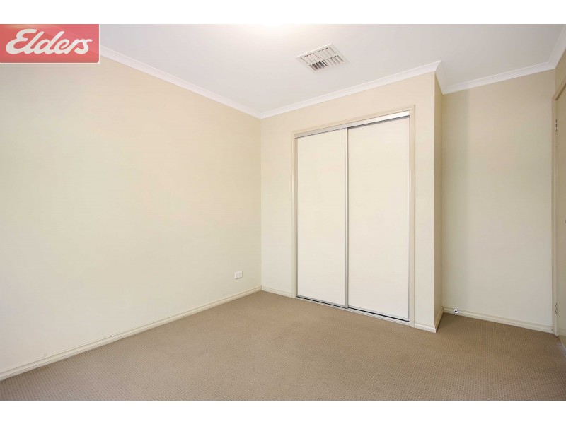 6 Chafia Place, Lavington NSW 2641