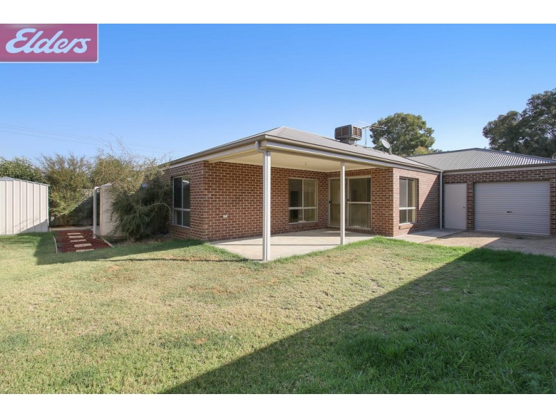 6 Chafia Place, Lavington NSW 2641