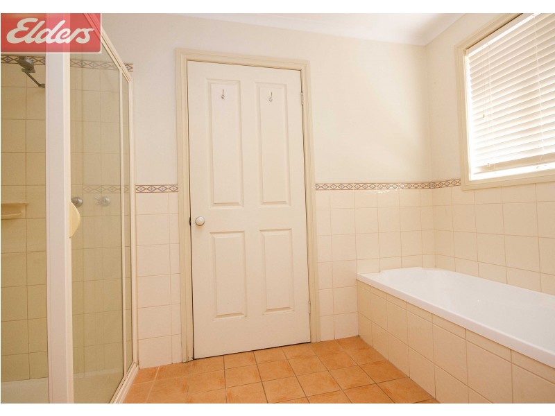 32 Kingfisher Drive, Wodonga VIC 3690