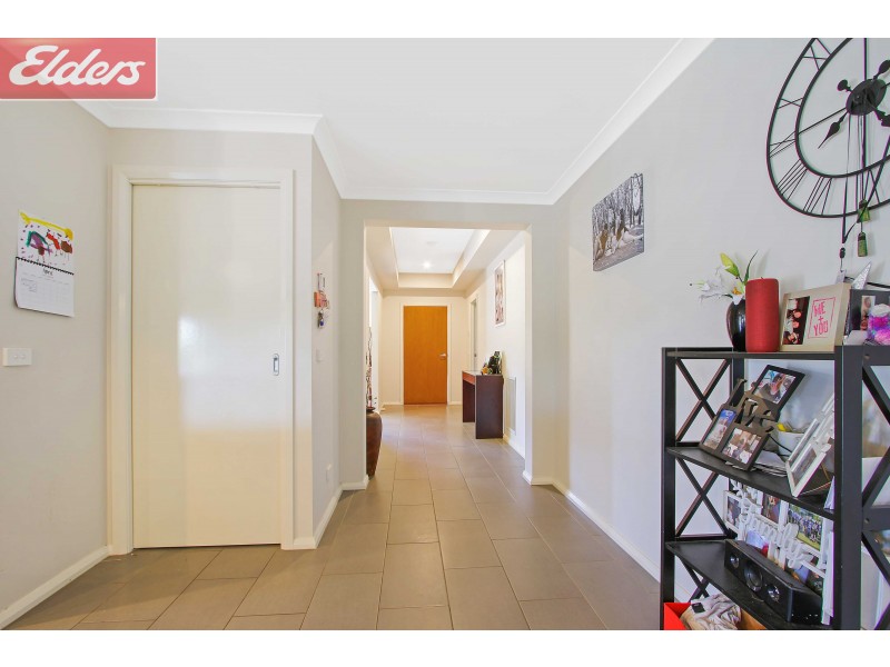 8 Riverboat Drive, Thurgoona NSW 2640