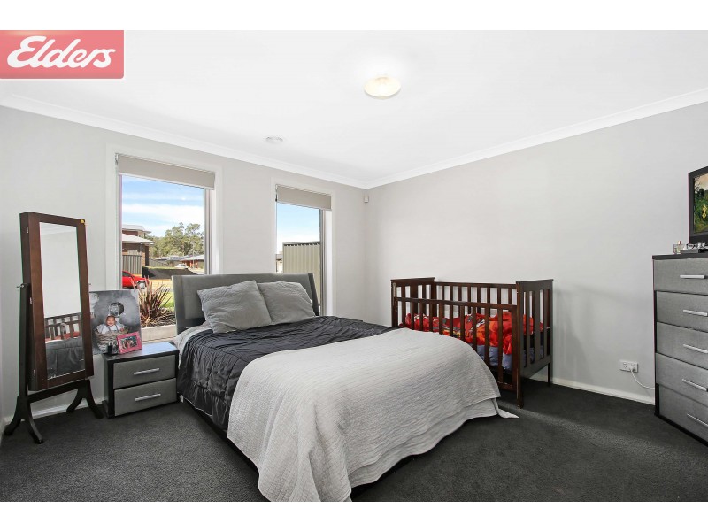 8 Riverboat Drive, Thurgoona NSW 2640