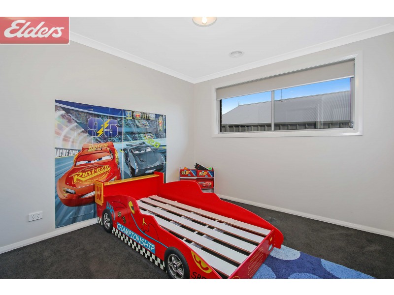 8 Riverboat Drive, Thurgoona NSW 2640