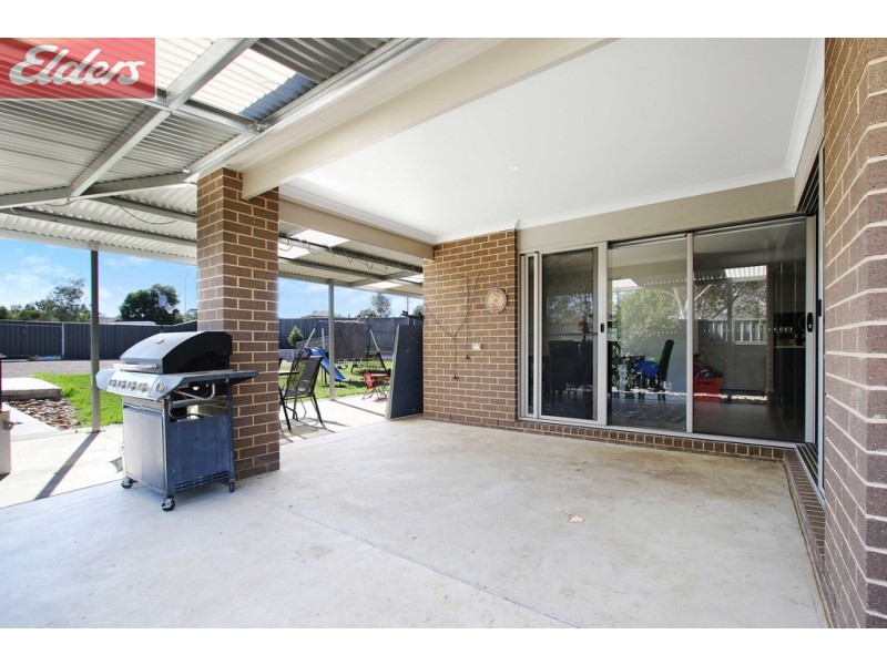 8 Riverboat Drive, Thurgoona NSW 2640