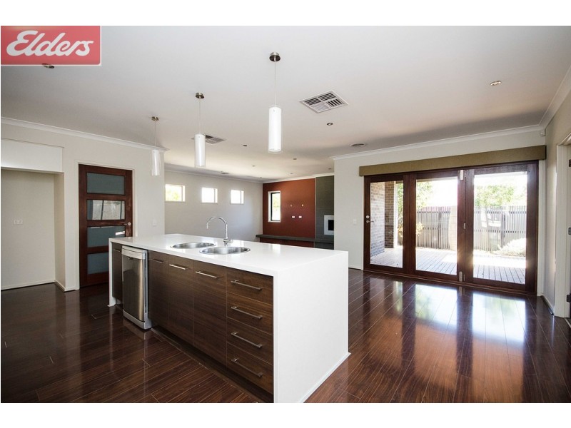 30 Victoria Cross Parade, Wodonga VIC 3690