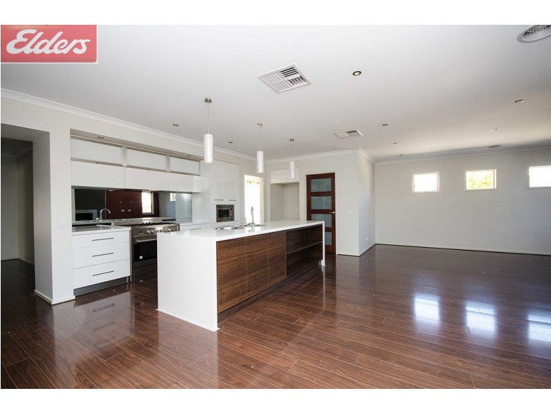 30 Victoria Cross Parade, Wodonga VIC 3690