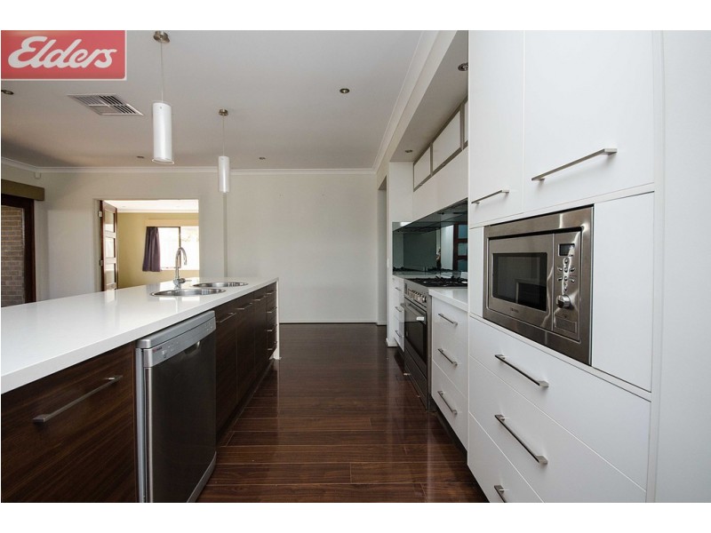 30 Victoria Cross Parade, Wodonga VIC 3690