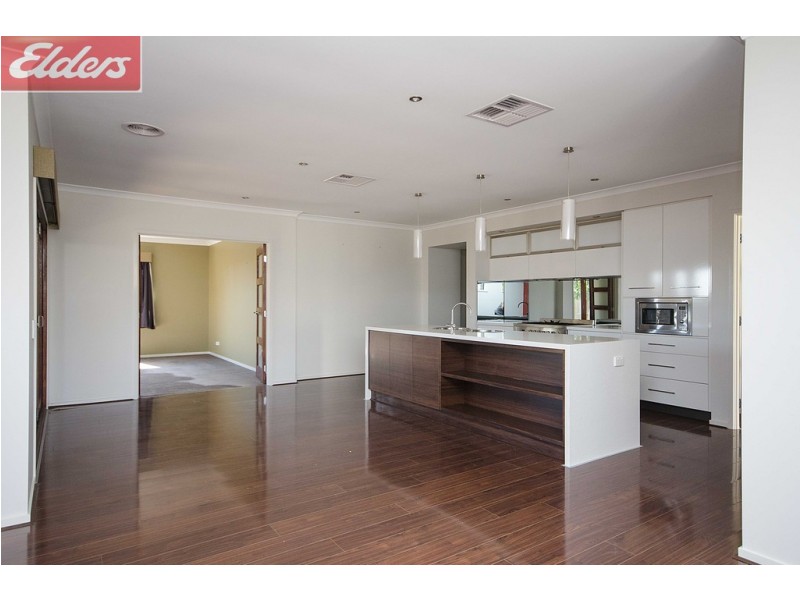 30 Victoria Cross Parade, Wodonga VIC 3690