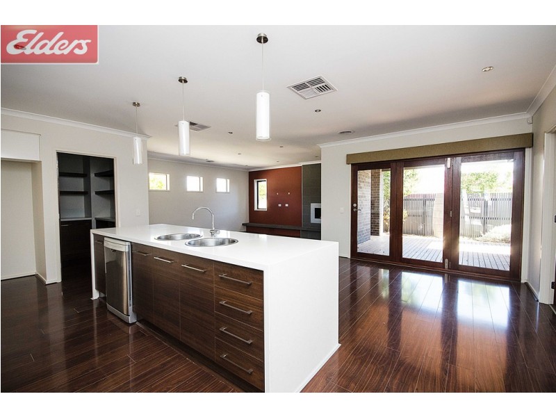 30 Victoria Cross Parade, Wodonga VIC 3690