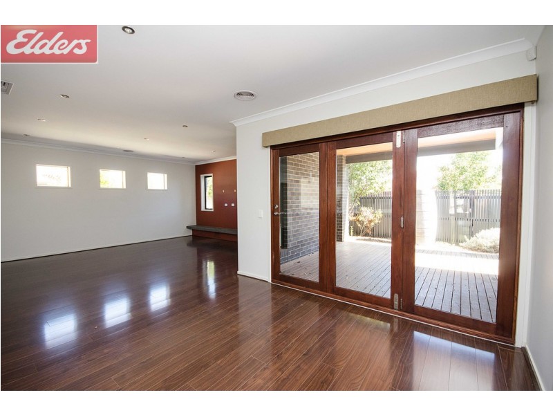 30 Victoria Cross Parade, Wodonga VIC 3690