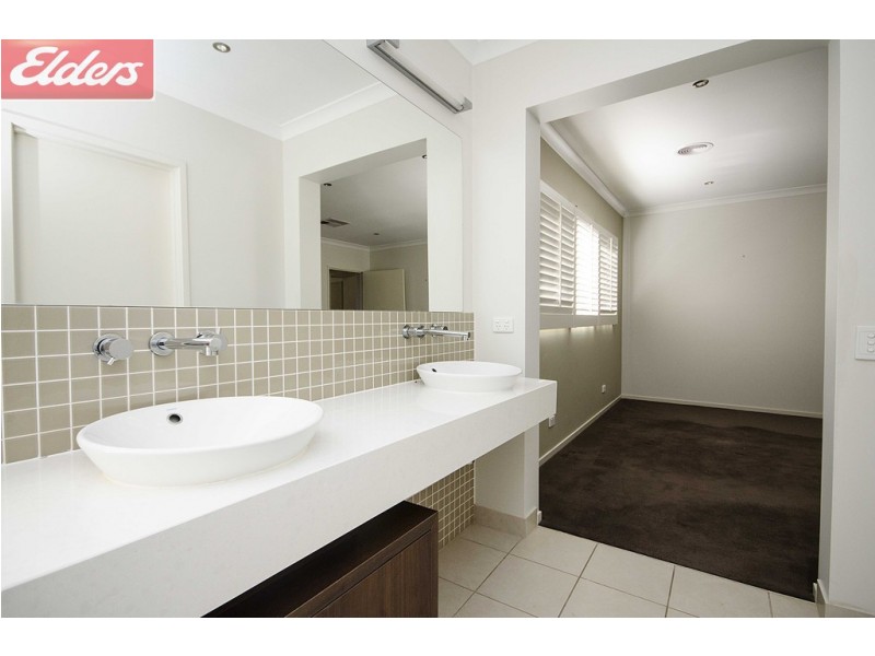 30 Victoria Cross Parade, Wodonga VIC 3690