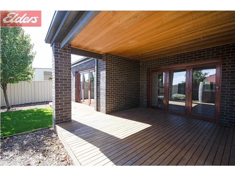 30 Victoria Cross Parade, Wodonga VIC 3690