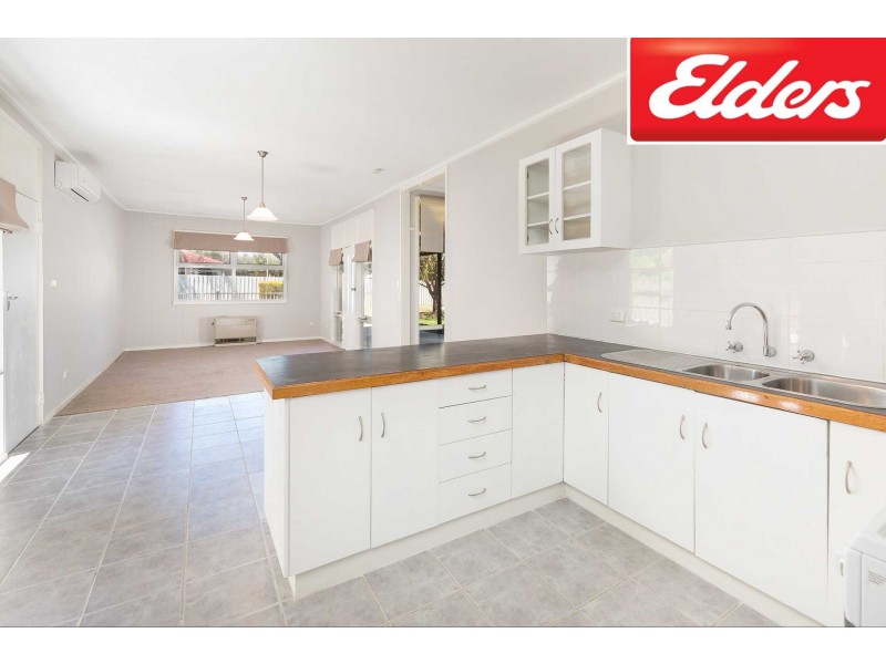 370 Parkland Crescent, Lavington NSW 2641