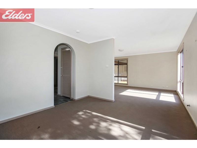 285 Clarence Street, Lavington NSW 2641