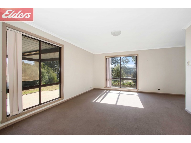 285 Clarence Street, Lavington NSW 2641
