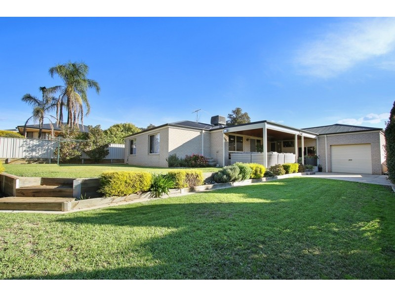 15 Mackenzie Crescent, Wodonga VIC 3690