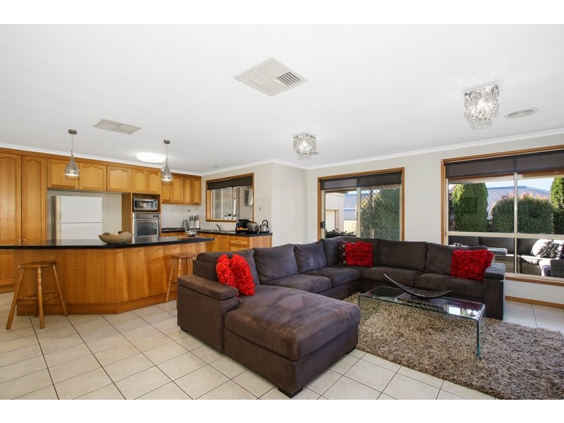 15 Mackenzie Crescent, Wodonga VIC 3690