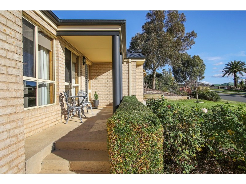 15 Mackenzie Crescent, Wodonga VIC 3690