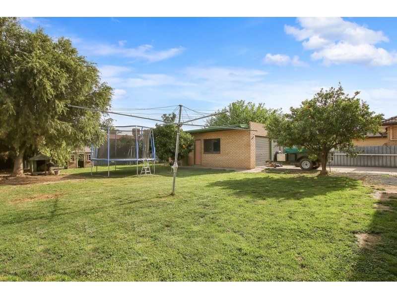 521 Kaitlers Road, Lavington NSW 2641