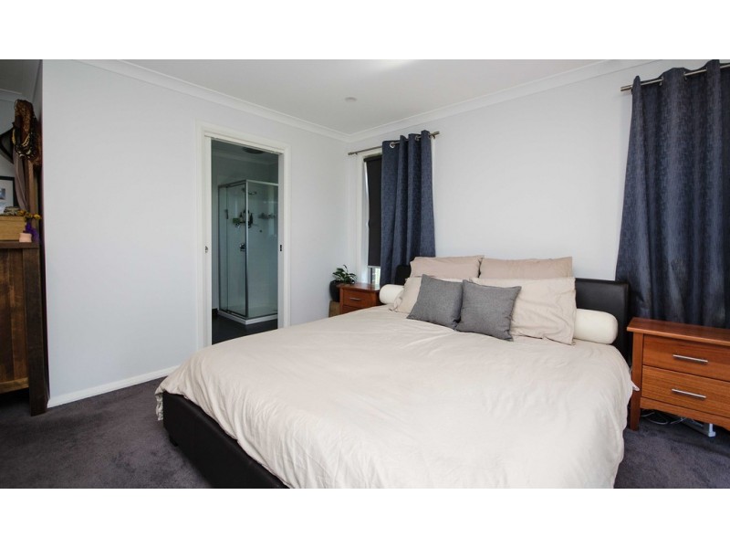 2 Victoria Cross Parade, Wodonga VIC 3690
