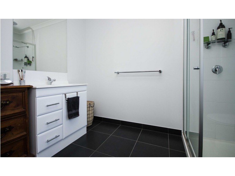 2 Victoria Cross Parade, Wodonga VIC 3690