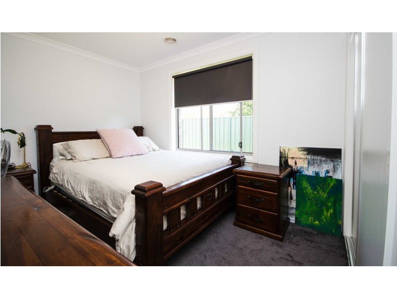 2 Victoria Cross Parade, Wodonga VIC 3690