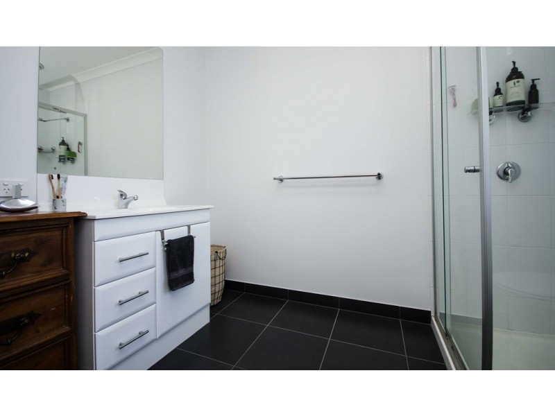 2 Victoria Cross Parade, Wodonga VIC 3690