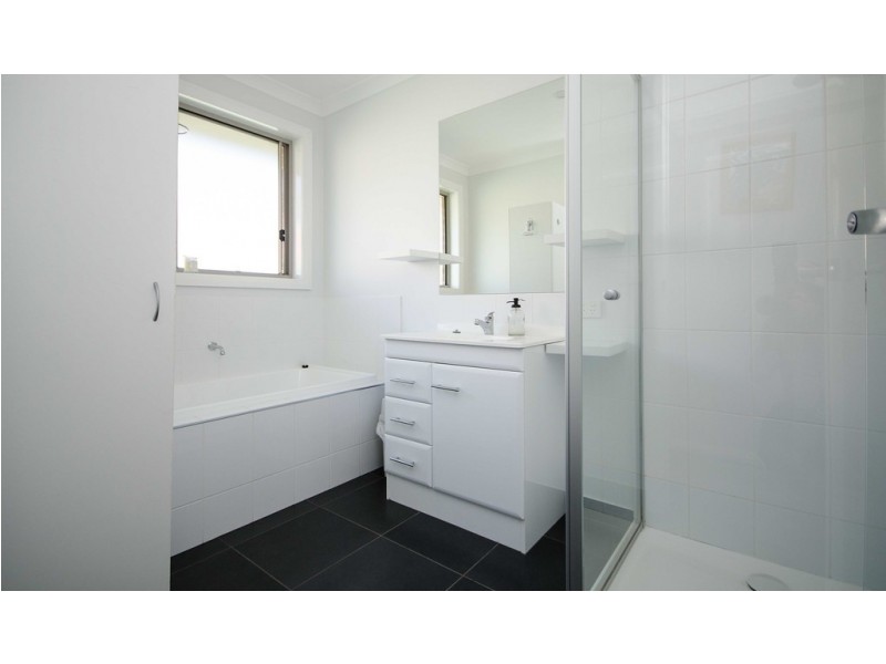 2 Victoria Cross Parade, Wodonga VIC 3690