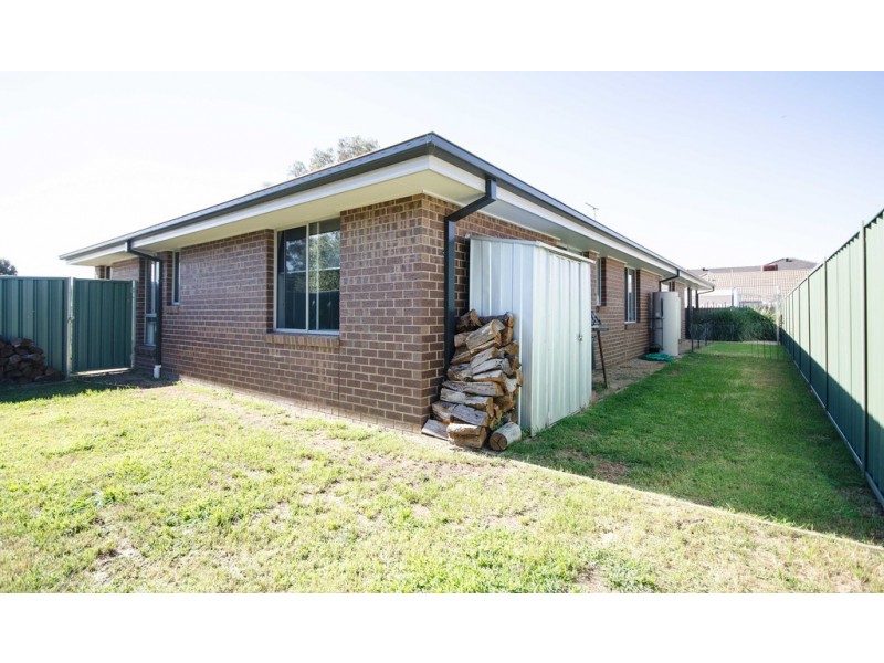 2 Victoria Cross Parade, Wodonga VIC 3690