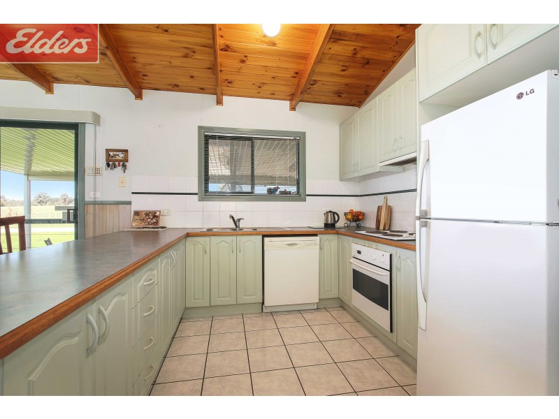 430 Perryman Lane, Table Top NSW 2640