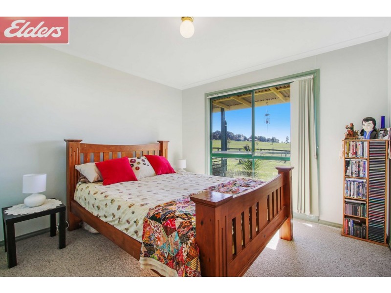 430 Perryman Lane, Table Top NSW 2640