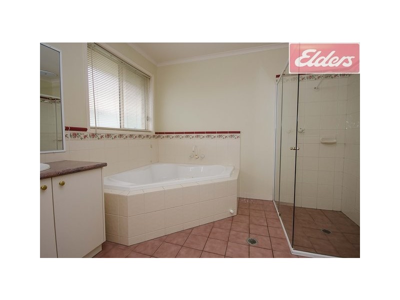60 Mountain View Drive, Lavington NSW 2641
