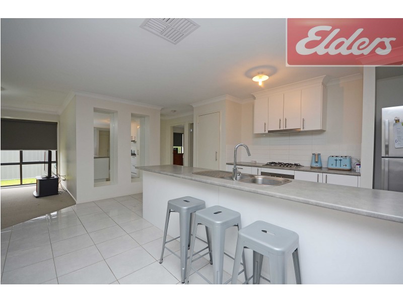8 Lysterfield Lane, Wodonga VIC 3690