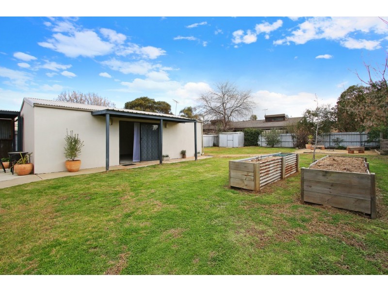 397 Eden Street, Lavington NSW 2641