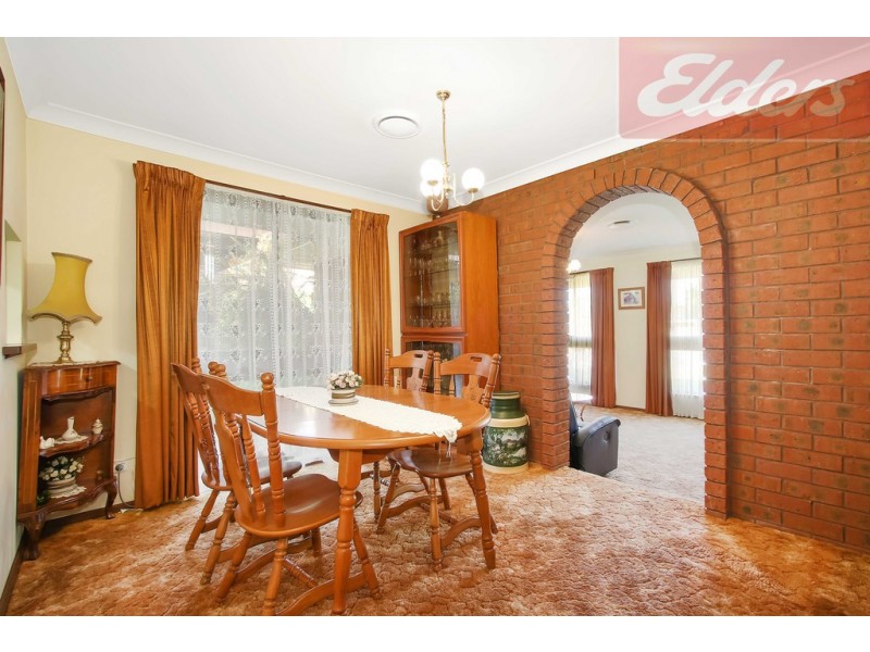 6 Robert Crescent, West Wodonga VIC 3690