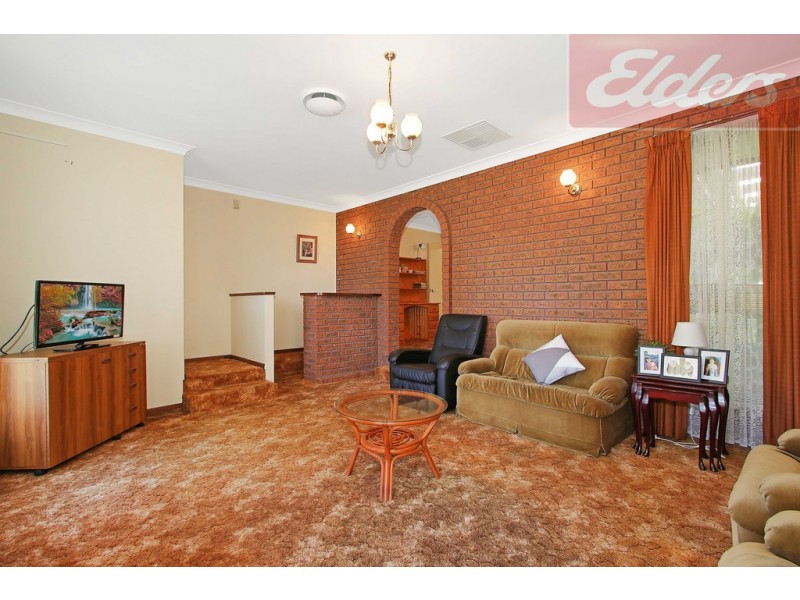 6 Robert Crescent, West Wodonga VIC 3690