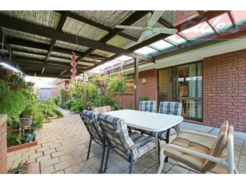 6 Robert Crescent, West Wodonga VIC 3690