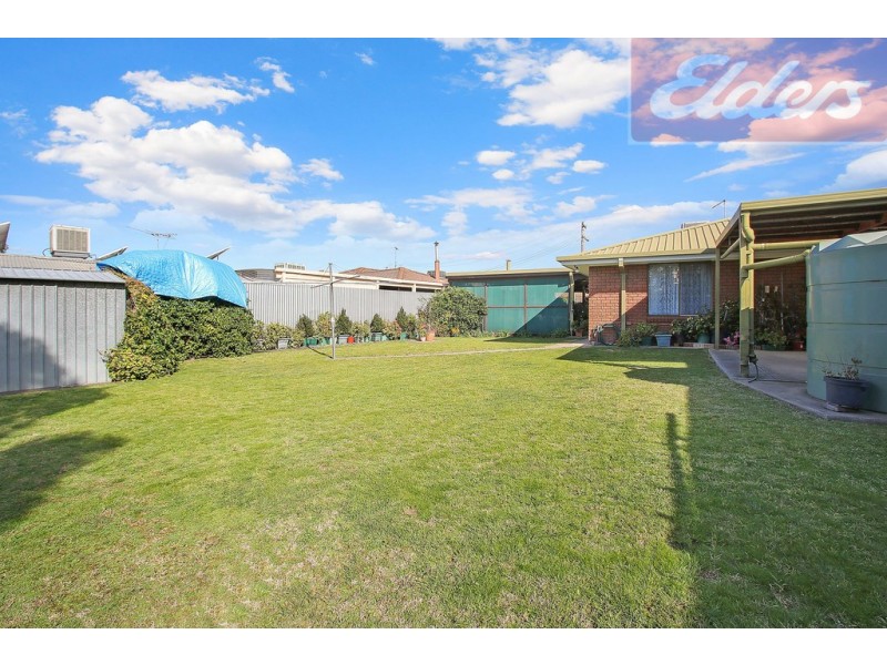 6 Robert Crescent, West Wodonga VIC 3690