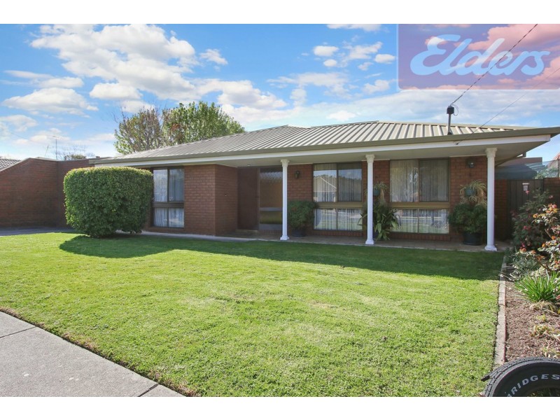 6 Robert Crescent, West Wodonga VIC 3690