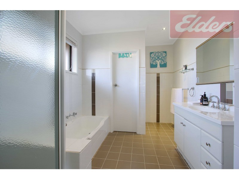 13 Parkland Drive, Wodonga VIC 3690