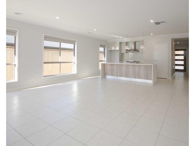 20 Lexcen Street, Baranduda VIC 3691