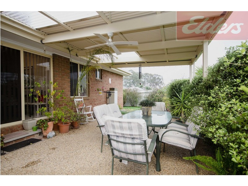 2/11 Bent Place, Wodonga VIC 3690