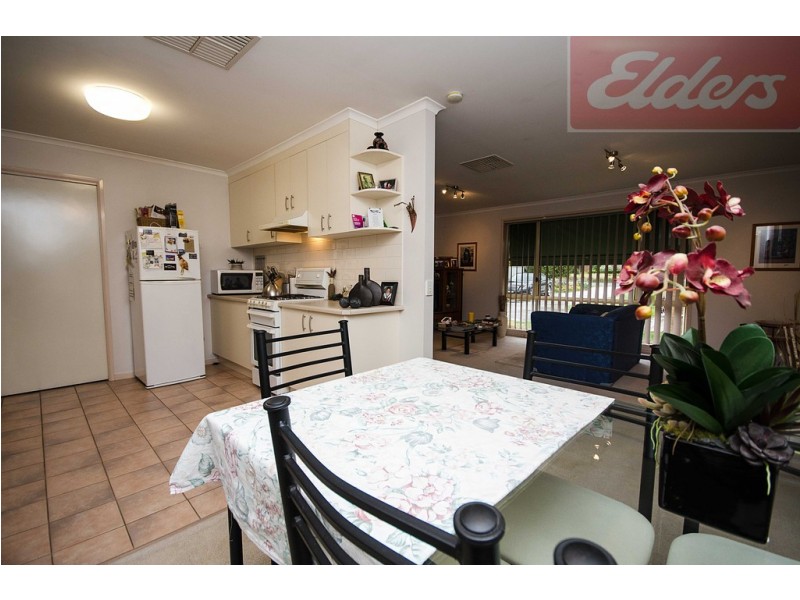 2/11 Bent Place, Wodonga VIC 3690