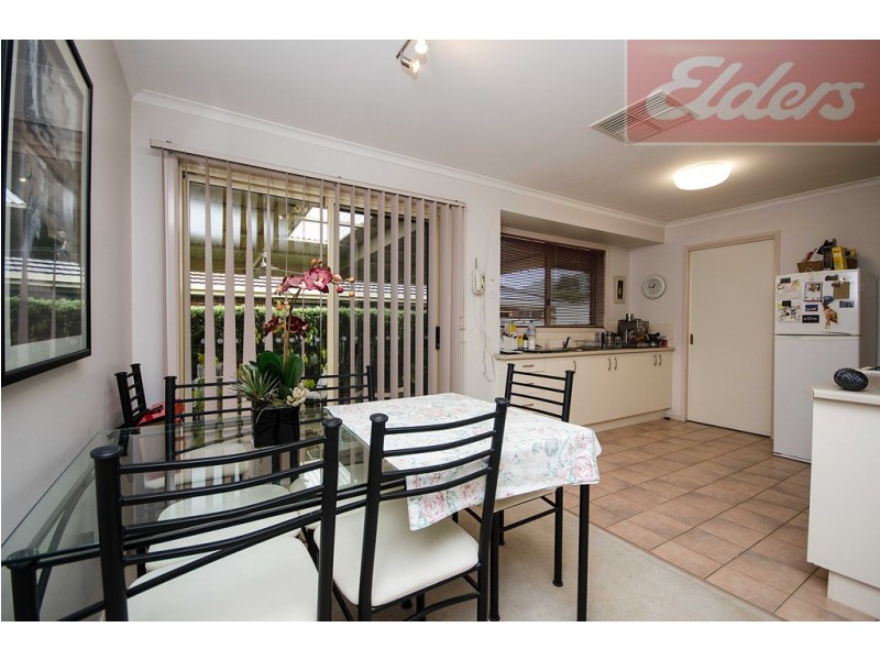 2/11 Bent Place, Wodonga VIC 3690