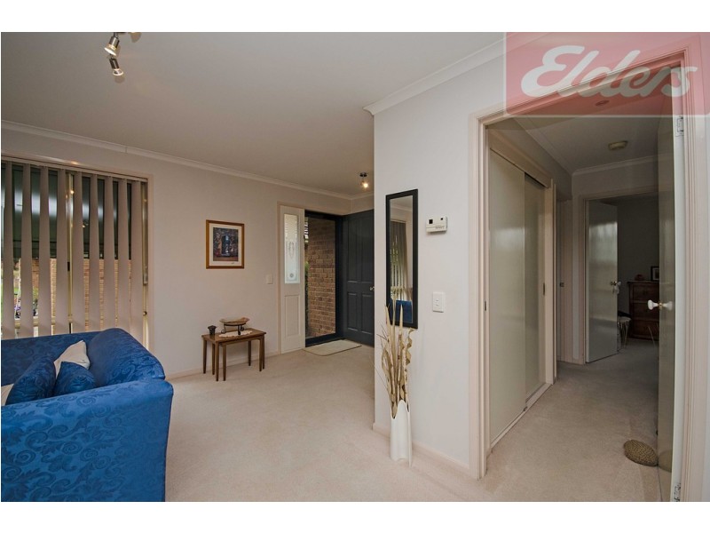 2/11 Bent Place, Wodonga VIC 3690