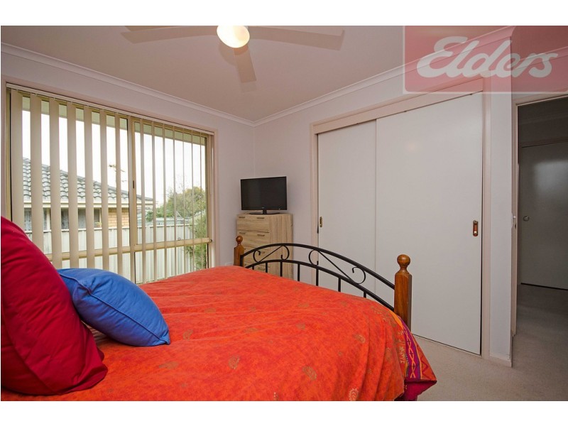 2/11 Bent Place, Wodonga VIC 3690