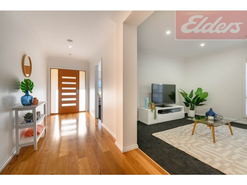 13 Hawk Place, Wodonga VIC 3690