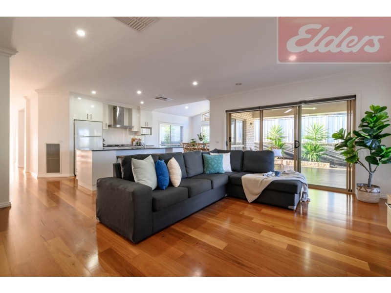 13 Hawk Place, Wodonga VIC 3690