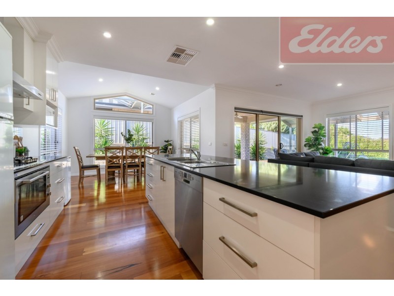 13 Hawk Place, Wodonga VIC 3690