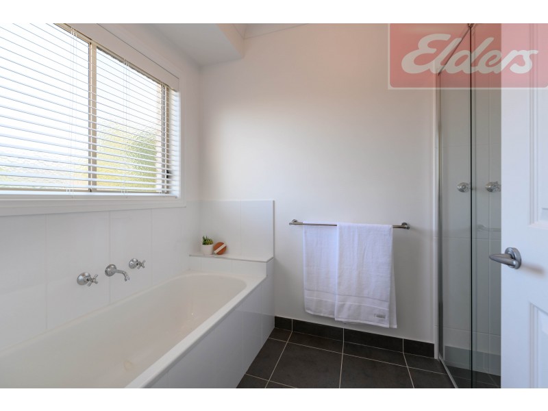 13 Hawk Place, Wodonga VIC 3690