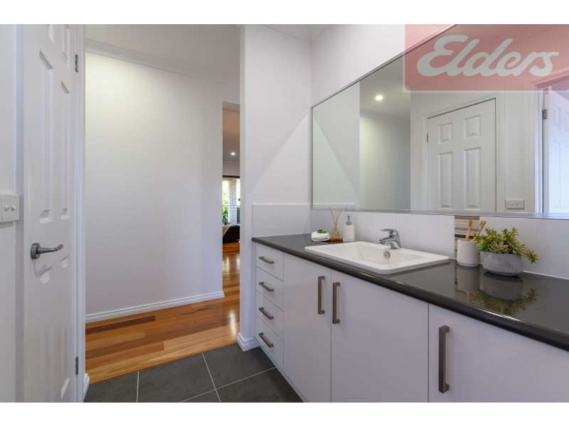 13 Hawk Place, Wodonga VIC 3690